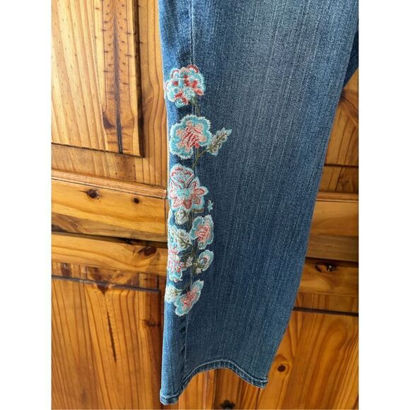 J. Jill Embroidered Cropped Jeans - Picture 3 of 6